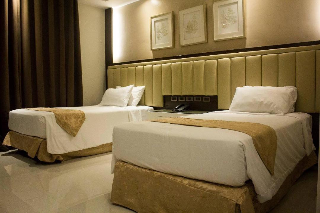 Crown Royale Hotel Balanga Luaran gambar